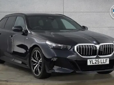Usado BMW 530e M Sport 295 HP (216 kW) 2025 Preto Carrinha