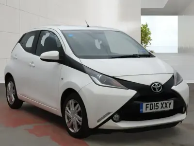 Used Toyota Aygo x-press 2015 White Hatchback