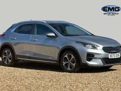 Usado Kia XCeed 139 HP (102 kW) 2020 Prateado SUV