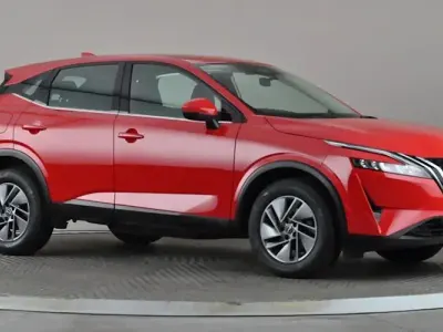 Used Nissan Qashqai Acenta Premium 158 HP (116 kW) 2023 Red SUV