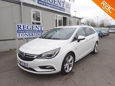 Used Vauxhall Astra SRi 200 HP (147 kW) 2017 White Estate