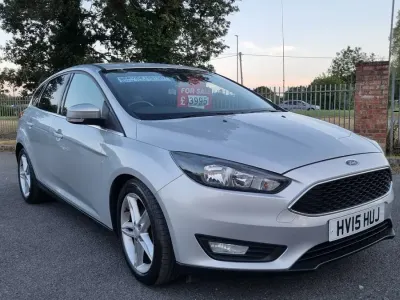 Used Ford Focus Zetec 125 HP (91 kW) 2015 Silver Hatchback