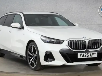 Begagnad BMW 520 M Sport 205 HK (150 kW) 2025 Vit Kombi