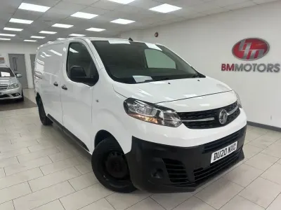 Usado Vauxhall Vivaro Edition 120 HP (88 kW) 2020 Branco Monovolume
