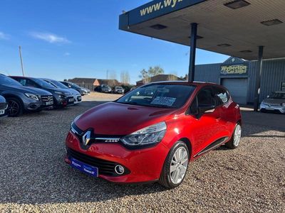 Used Renault Clio IV Dynamique 2014 Red Hatchback