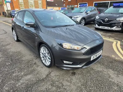 Used Ford Focus ST-Line 140 HP (102 kW) 2018 Grey Hatchback