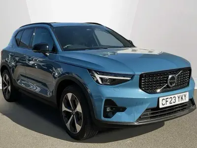 Usado Volvo XC40 Ultimate 197 HP (144 kW) 2023 Azul SUV