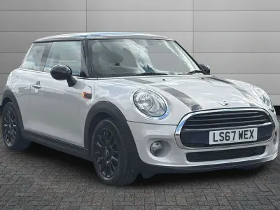Used Mini Cooper Hatch 134 HP (98 kW) 2017 Silver Hatchback