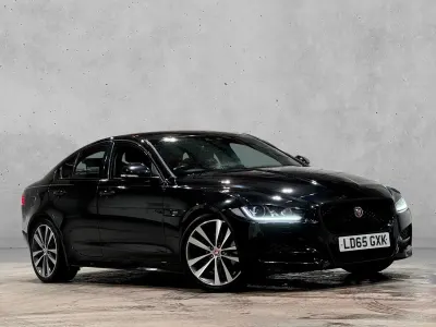 Gebraucht Jaguar XE R-Sport 180 PS (132 kW) 2015 Schwarz Limousine
