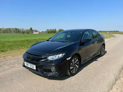 Used Honda Civic SE 2017 Black Hatchback