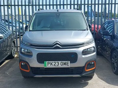Gebraucht Citroën Berlingo XTR 100 kW (136 PS) 2023 Grau Van / Kleinbus