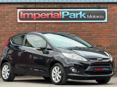 Second-hand Ford Fiesta Zetec 96 CP (70 kW) 2009 Negru Hatchback