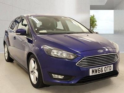 Begagnad Ford Focus Zetec 2016 Blå Halvkombi