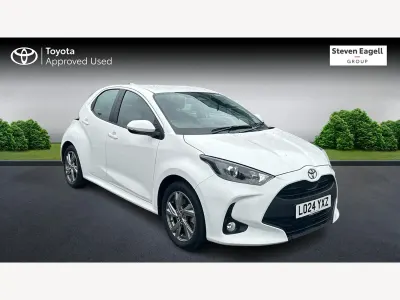 Used Toyota Yaris Hybrid 116 HP (85 kW) 2024 White Hatchback