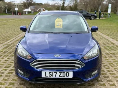 Usado Ford Focus Zetec 2017 Azul Utilitario