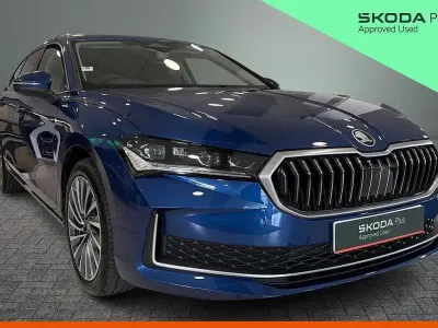 Nuevo Skoda Superb LAURIN & KLEMENT 204 CV (150 kW) 2026 Azul Familiar