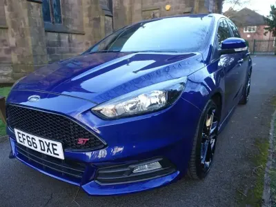 Used Ford Focus ST 185 HP (136 kW) 2016 Blue Hatchback