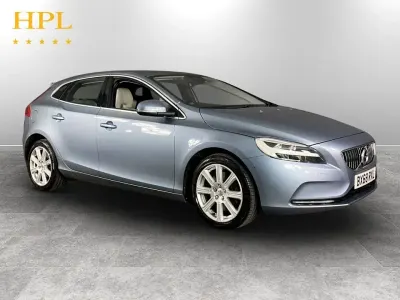 Used Volvo V40 Inscription 152 HP (111 kW) 2018 Blue Hatchback