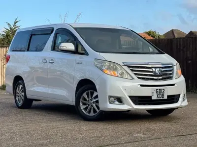 Usado Toyota Alphard 2012 Blanco Monovolumen