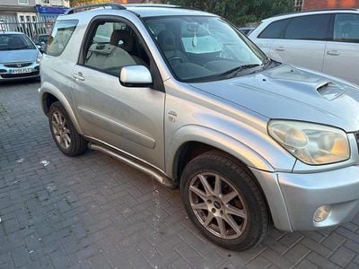 Usado Toyota RAV4 116 HP (85 kW) 2005 Prateado SUV