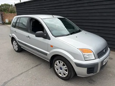 Used Ford Fusion Style 80 HP (58 kW) 2010 Silver Hatchback