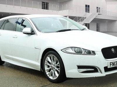 Used Jaguar XF 200 HP (147 kW) 2013 White Estate