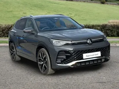Second-hand VW Tiguan R-line 150 CP (110 kW) 2025 Gri SUV