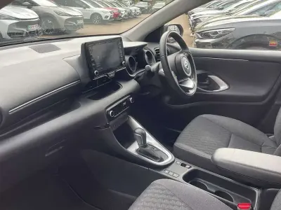 Second-hand Toyota Yaris Hybrid Design 113 CP (83 kW) 2023 Gri Hatchback