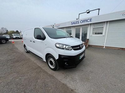 Used Vauxhall Vivaro 100 kW (136 HP) 2022 White MPV