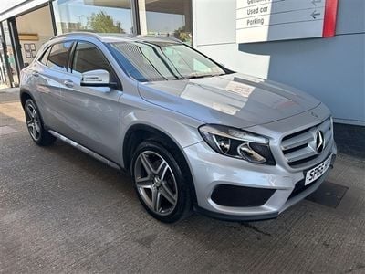 Mercedes GLA220