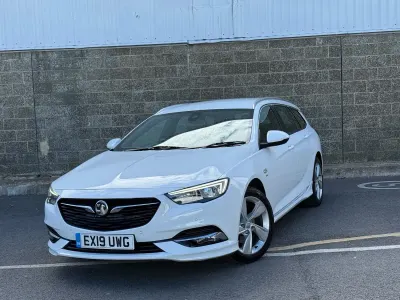 Used Vauxhall Insignia SRi 170 HP (125 kW) 2019 White Hatchback