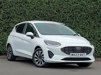 Używany Ford Fiesta Titanium 125 KM (91 kW) 2023 Biały Hatchback