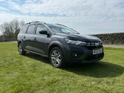 Używany Dacia Jogger Expression 110 KM (80 kW) 2023 Szary Minivan