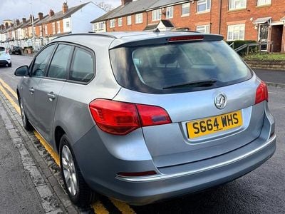 Used Vauxhall Astra Design Edition 110 HP (80 kW) 2015 Silver Estate