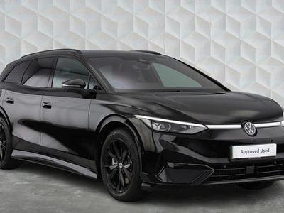 Black Used 2025 VW ID.7 Pro Estate | £41,698 (Fair price)