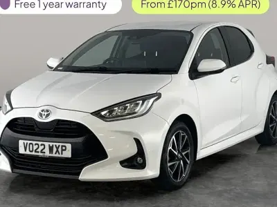 Used Toyota Yaris Design 116 HP (85 kW) 2022 White Hatchback