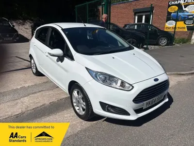 Used Ford Fiesta Zetec 82 HP (60 kW) 2014 White Hatchback