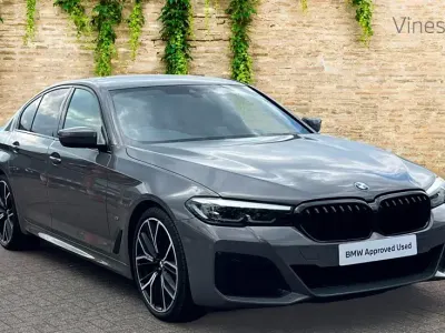 Begagnad BMW 520 M Sport 192 HK (141 kW) 2022 Grå Sedan