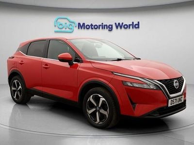 Used Nissan Qashqai N-Connecta 140 HP (102 kW) 2022 Red SUV