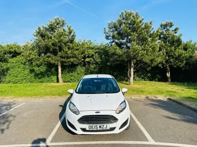 Używany Ford Fiesta Style 82 KM (60 kW) 2015 Biały Hatchback