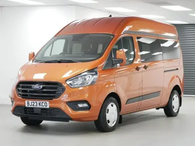 Usado Ford Transit Custom Trend 130 CV (95 kW) 2023 Naranja Van