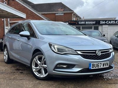 Used Vauxhall Astra SRi 2017 Silver Estate