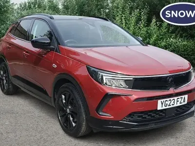 Używany Vauxhall Grandland X S 131 KM (96 kW) 2023 Czerwony SUV
