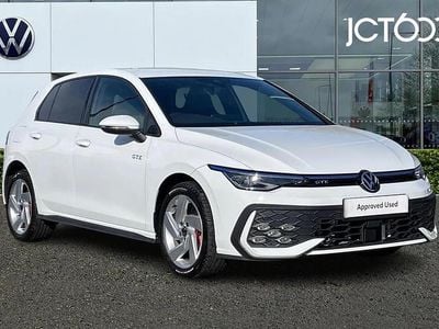 Second-hand VW Golf VIII GTE 272 CP (200 kW) 2024 Alb Hatchback