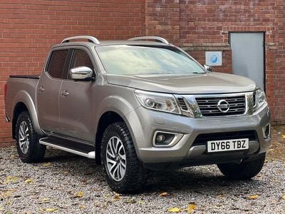 Grey Used 2016 Nissan Navara Tekna Pickup | £12,995 (Fair price)