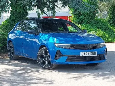 Used Vauxhall Astra Ultimate 130 HP (95 kW) 2024 Blue Hatchback