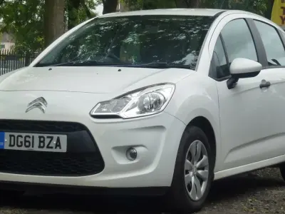 Used Citroën C3 60 HP (44 kW) 2011 White Hatchback