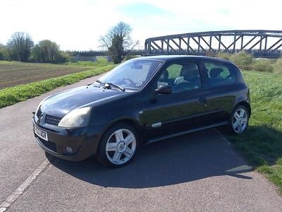 Used Renault Clio II 172 HP (126 kW) 2003 Black Hatchback