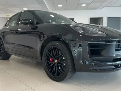Used Porsche Macan 440 HP (323 kW) 2023 Black SUV