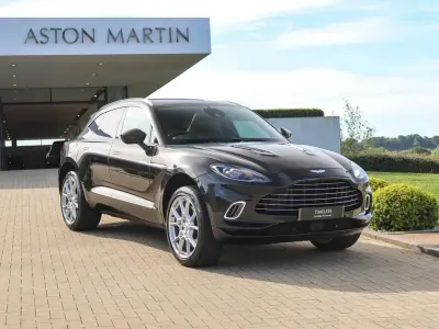 Usado Aston Martin DBX 550 CV (404 kW) 2021 Verde SUV